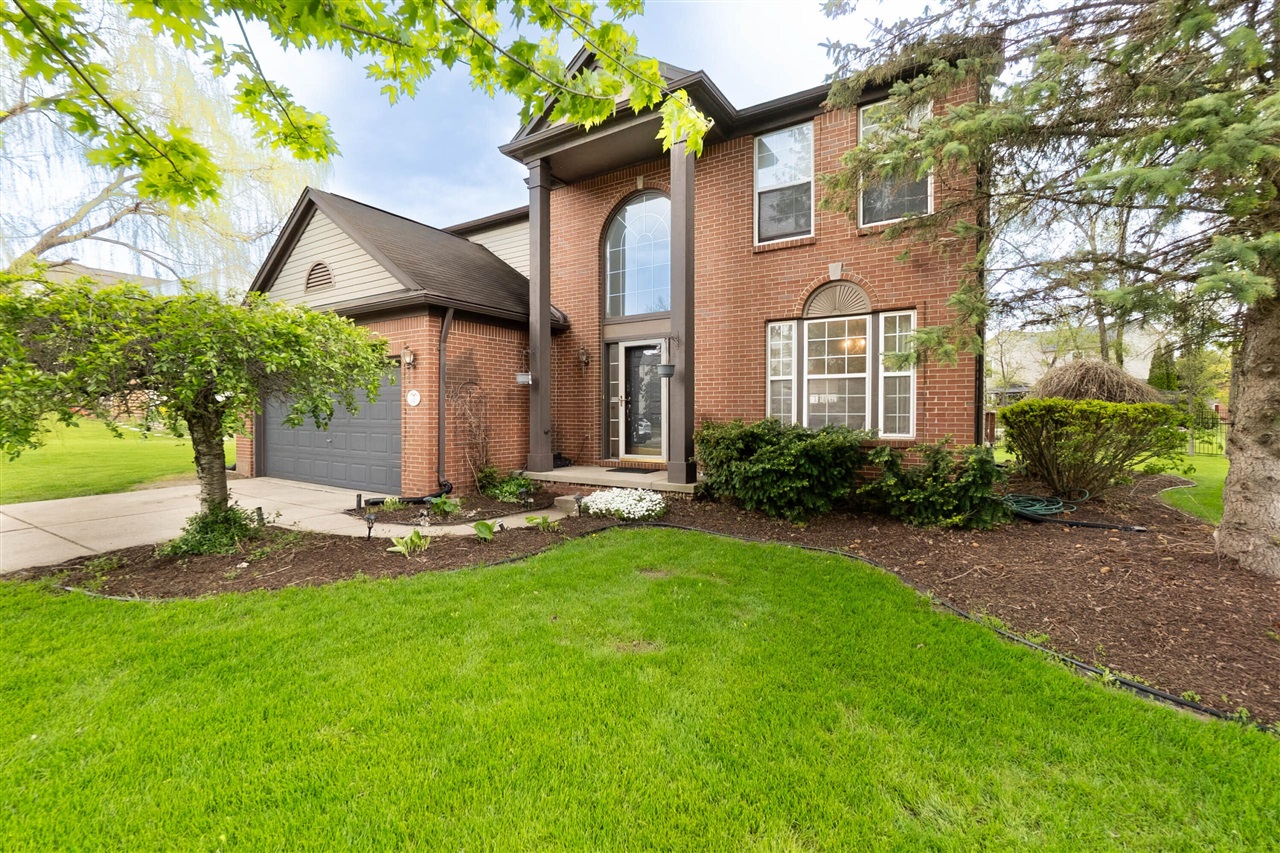 399 Quail Ridge Court Waterford, MI 48327 - Photo 2 of 44
