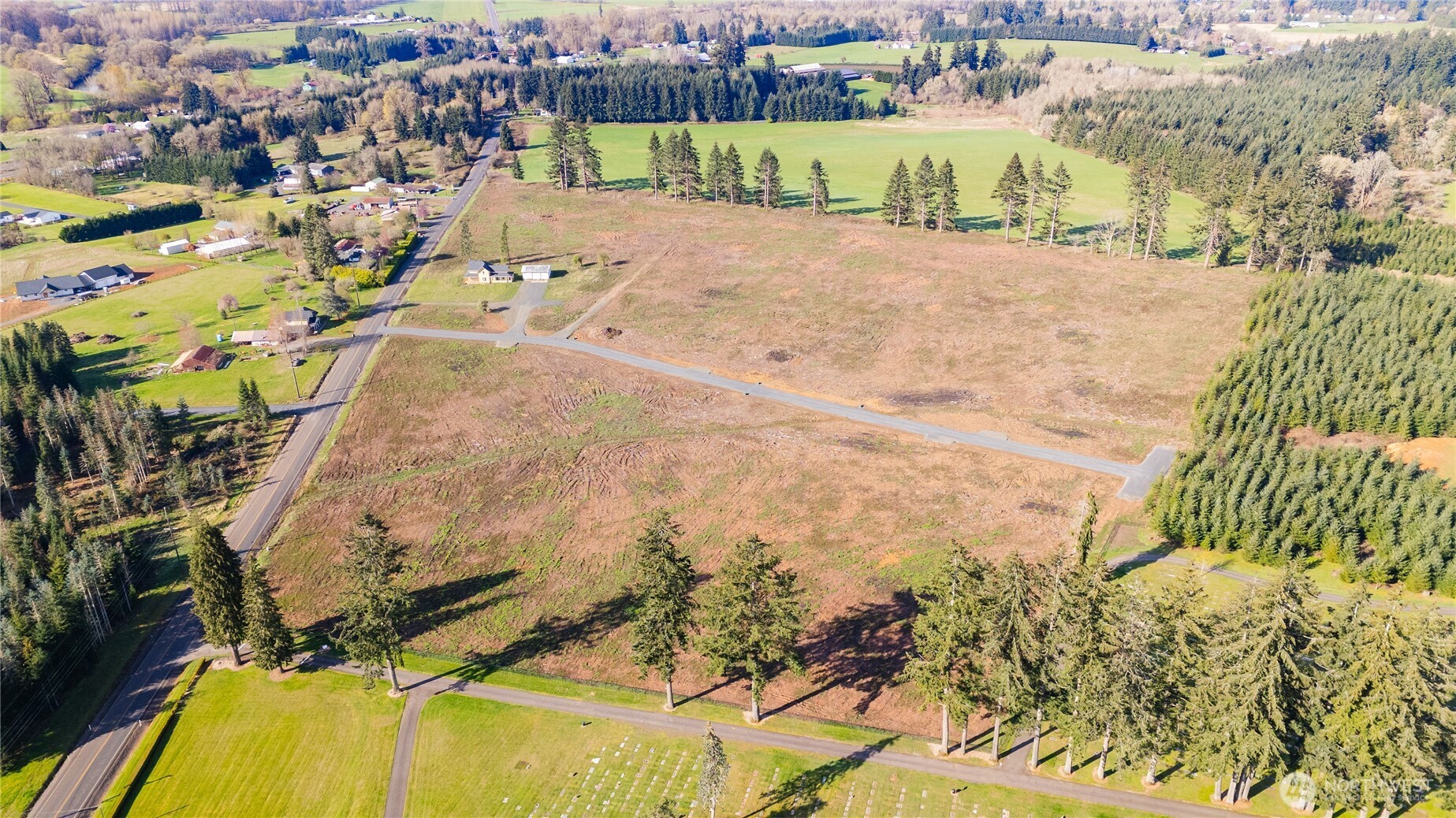 121 Beckett Lane Chehalis, WA 98532 - Photo 21 of 25 a view of swimming pool with a yard
