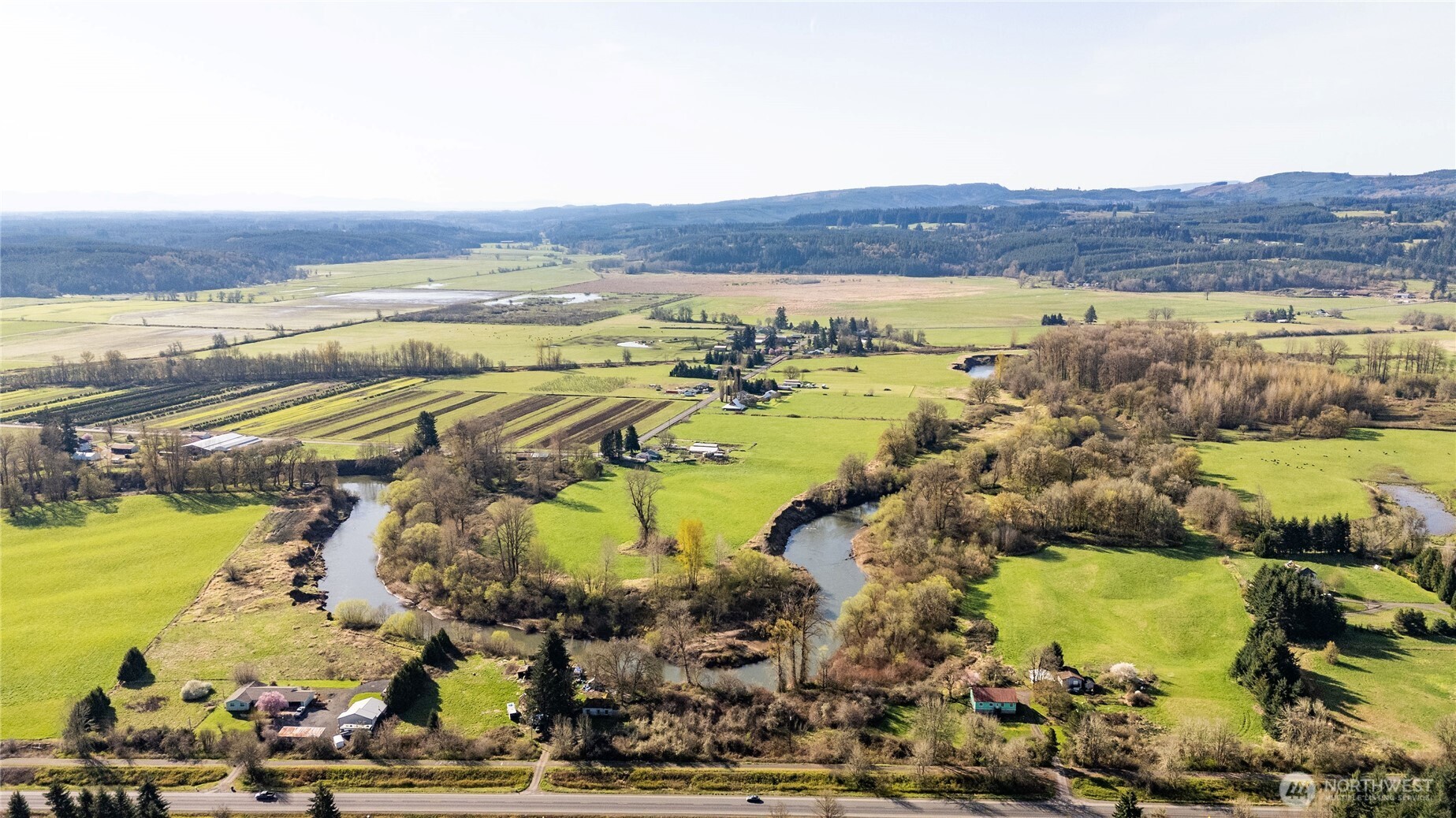 121 Beckett Lane Chehalis, WA 98532 - Photo 23 of 25 a view of an ocean and beach