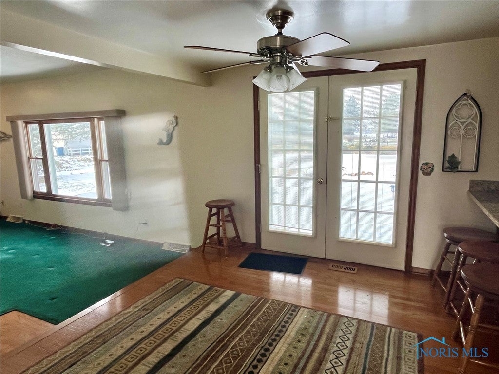 15524 Five Point Road Perrysburg, OH 43551 - Photo 15 of 48 EAT IN , GO OUT AND HEAD TO THE FAM ROOM!