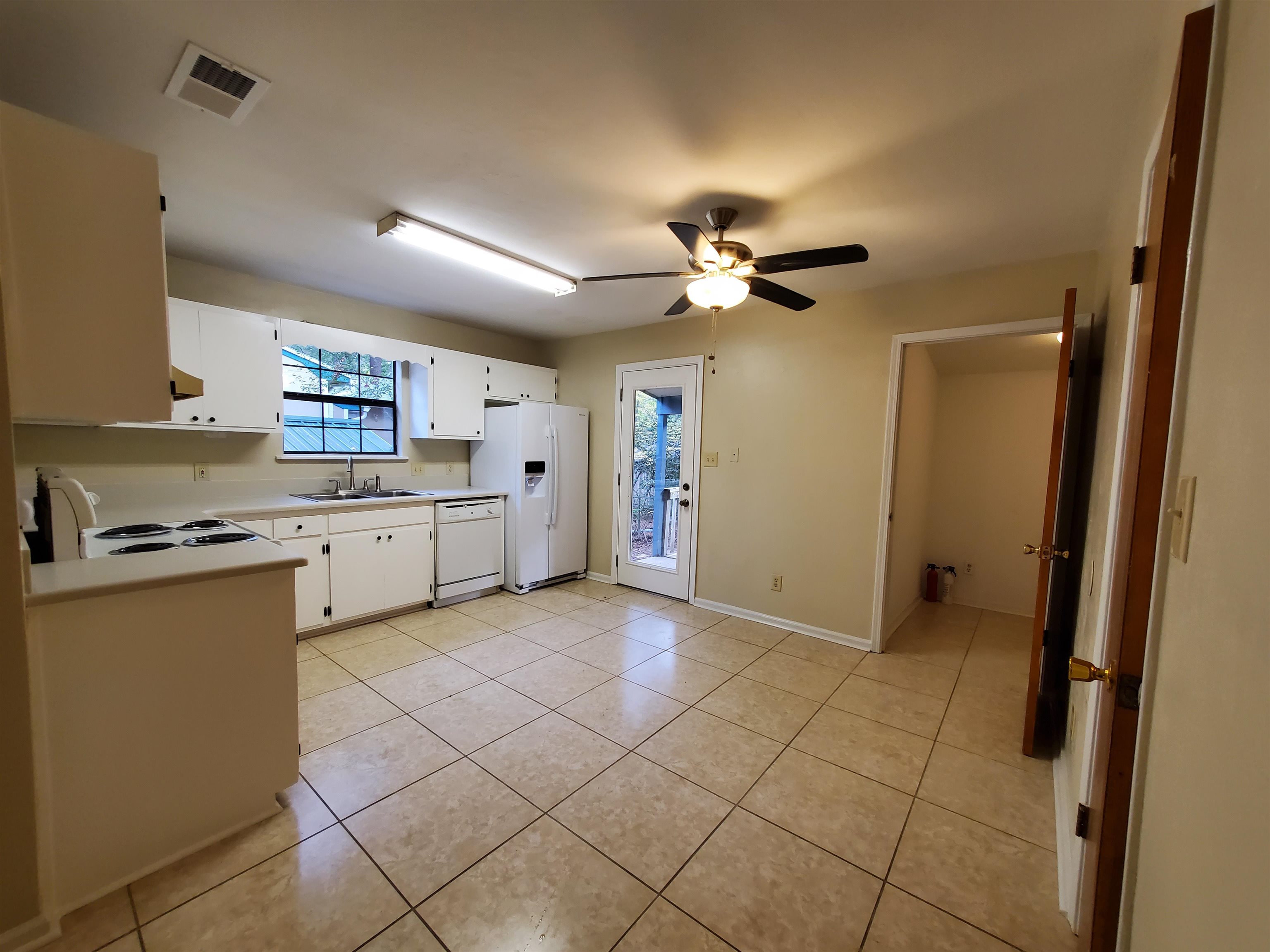 2286 Nannas Loop Tallahassee, FL 32303 - Photo 2 of 30