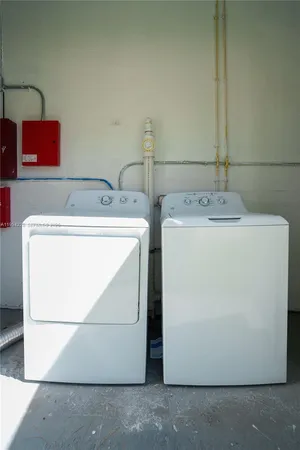 $2,100 | 1185 98th Street, Unit 7, Bay Harbor Islands, FL 33154