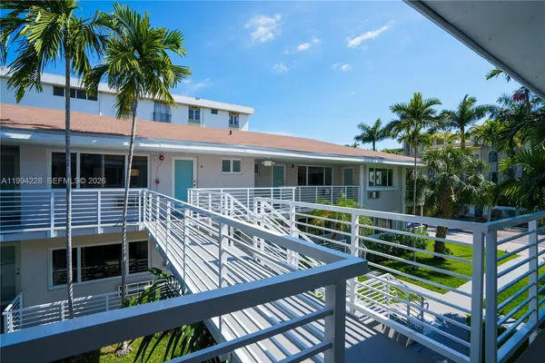 $2,100 | 1185 98th Street, Unit 7, Bay Harbor Islands, FL 33154