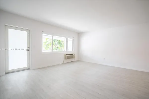 $2,100 | 1185 98th Street, Unit 7, Bay Harbor Islands, FL 33154