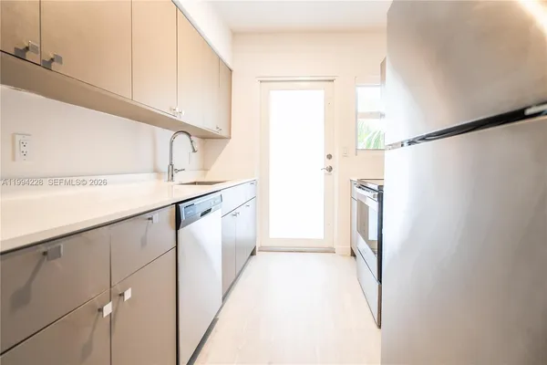 $2,100 | 1185 98th Street, Unit 7, Bay Harbor Islands, FL 33154