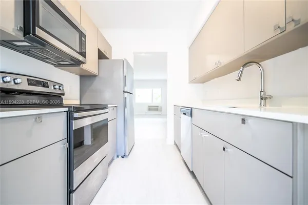 $2,100 | 1185 98th Street, Unit 7, Bay Harbor Islands, FL 33154