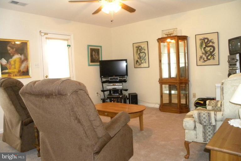 14819 Edman Road Centreville, VA 20121 - Photo 13 of 21 Family/Recreation Room