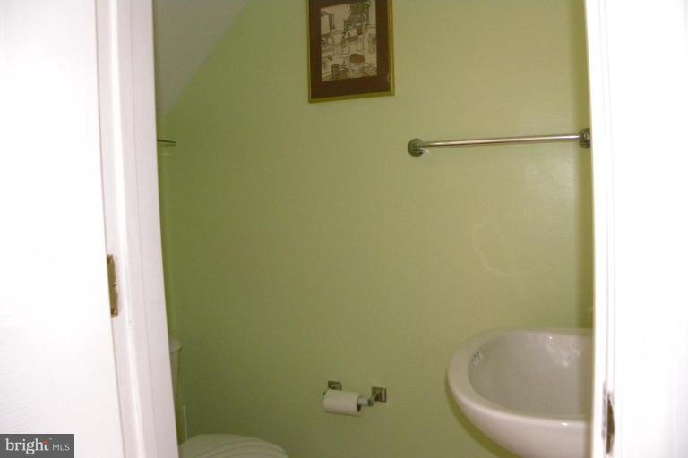 14819 Edman Road Centreville, VA 20121 - Photo 14 of 21 Bath - Half - Basement