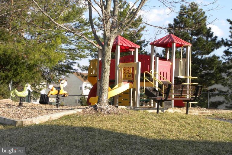 14819 Edman Road Centreville, VA 20121 - Photo 19 of 21 Community Playground