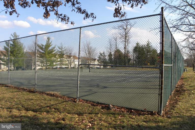 14819 Edman Road Centreville, VA 20121 - Photo 21 of 21 Community Tennis Court