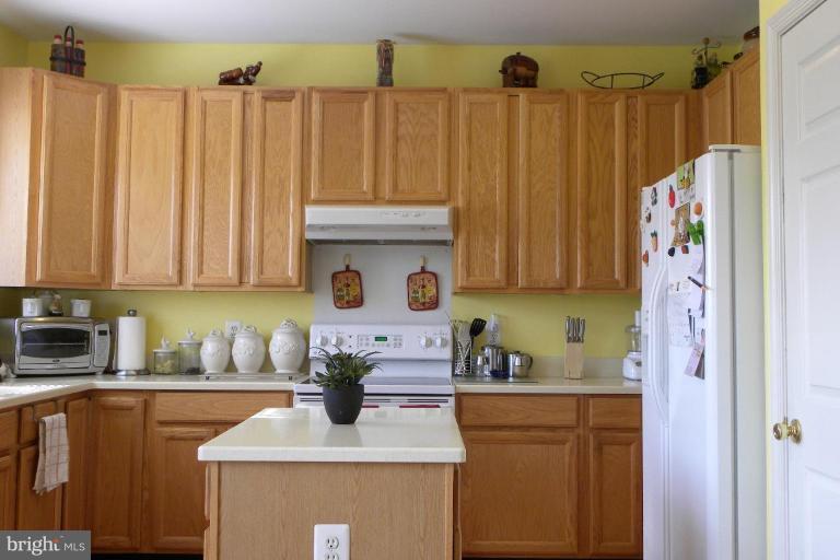 14819 Edman Road Centreville, VA 20121 - Photo 6 of 21 Kitchen 2