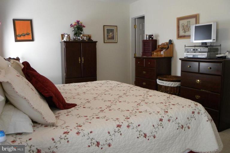 14819 Edman Road Centreville, VA 20121 - Photo 8 of 21 Master Bedroom 2