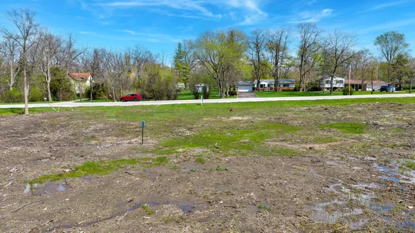 $400,000 | 315-335 North St Marys Road, Green Oaks, IL 60048