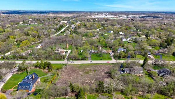 $400,000 | 315-335 North St Marys Road, Green Oaks, IL 60048
