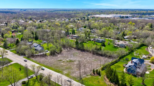 $400,000 | 315-335 North St Marys Road, Green Oaks, IL 60048