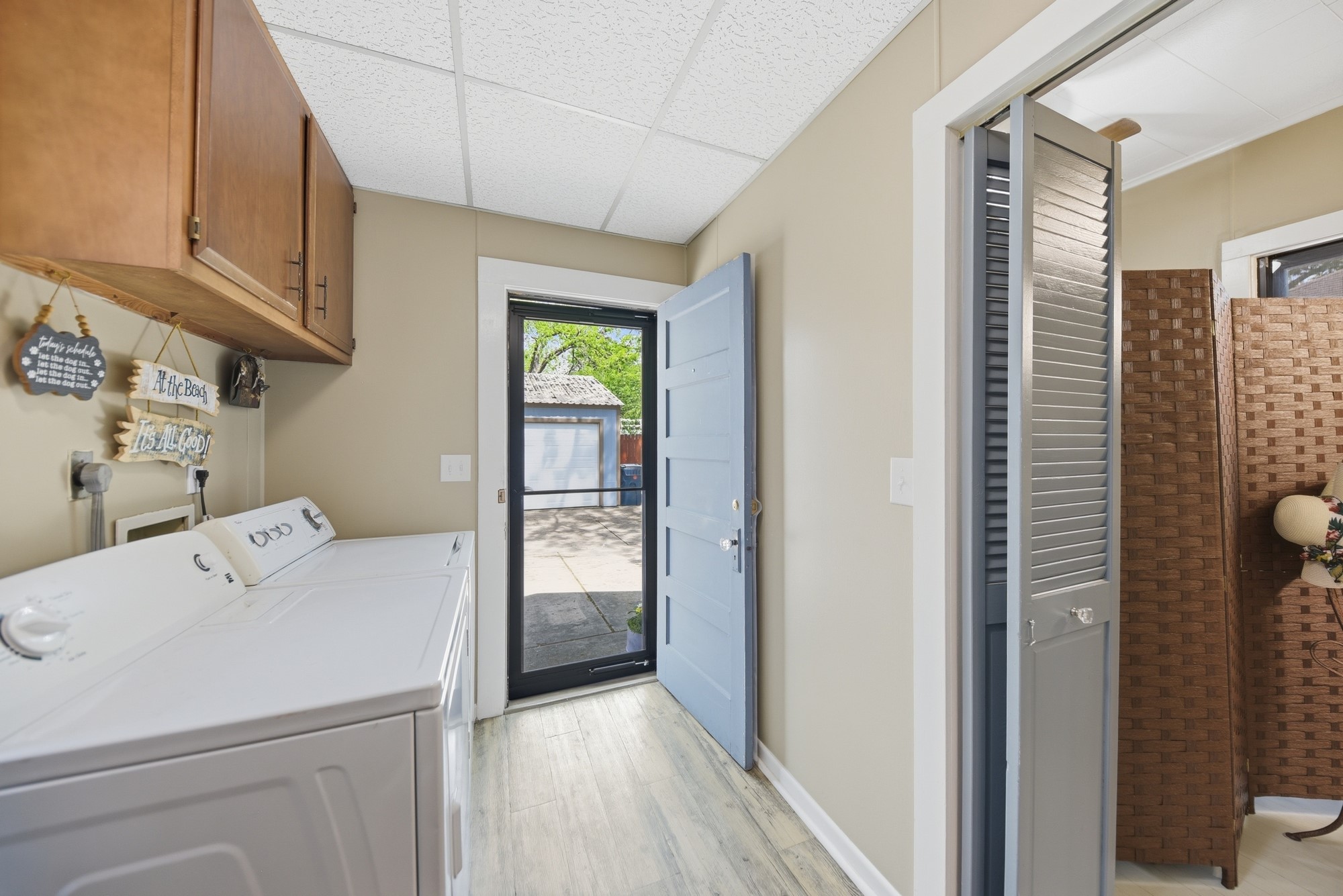 1501 South Austin Street Brenham, TX 77833 - Photo 24 of 36 a utility room with dryer and washer