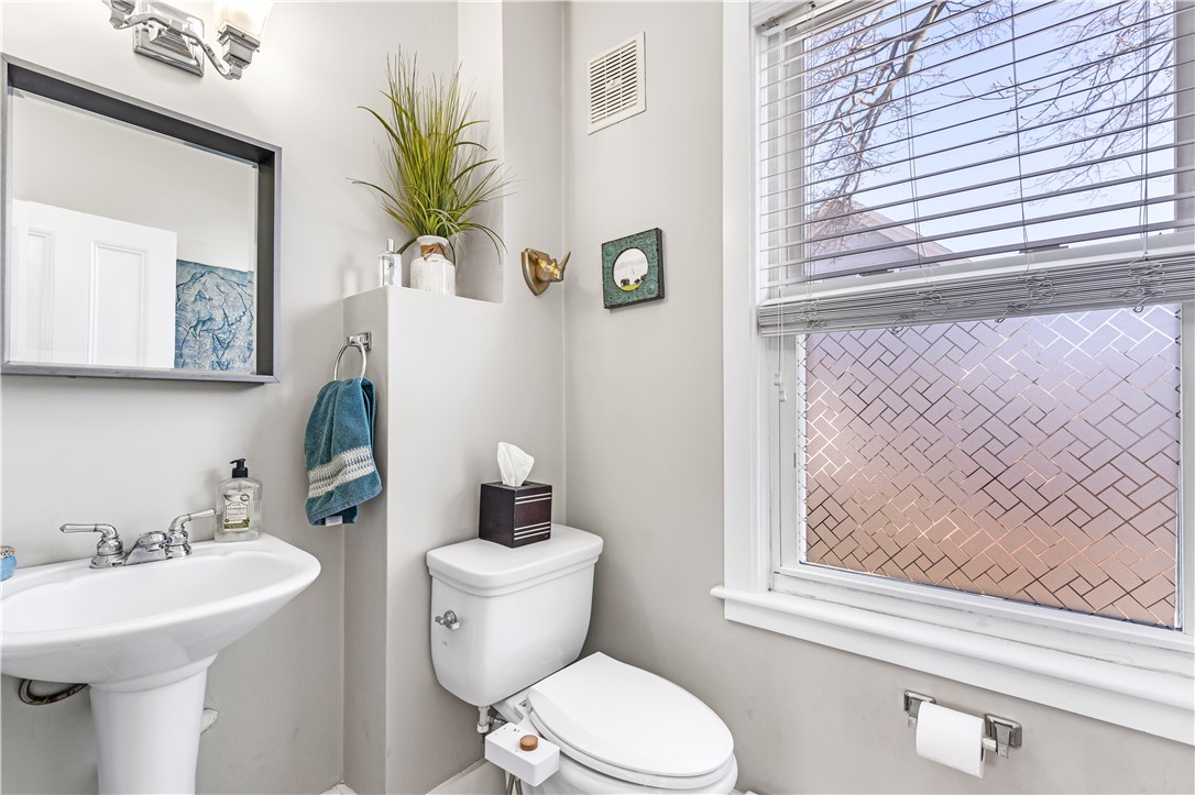 281 Lowden Street Pawtucket, RI 02860 - Photo 17 of 32