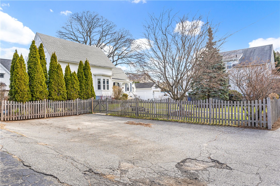 281 Lowden Street Pawtucket, RI 02860 - Photo 32 of 32