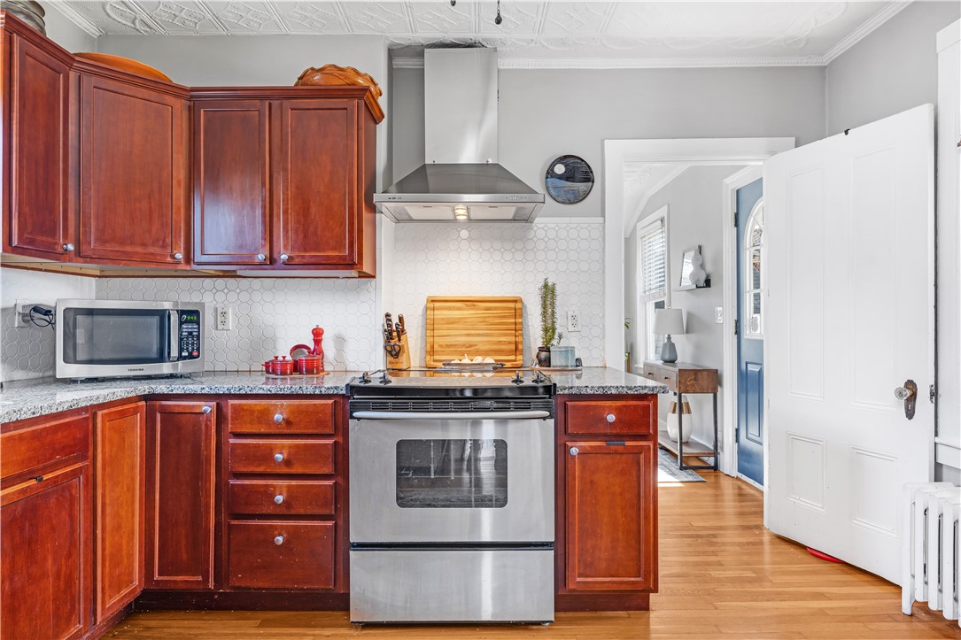 281 Lowden Street Pawtucket, RI 02860 - Photo 7 of 32