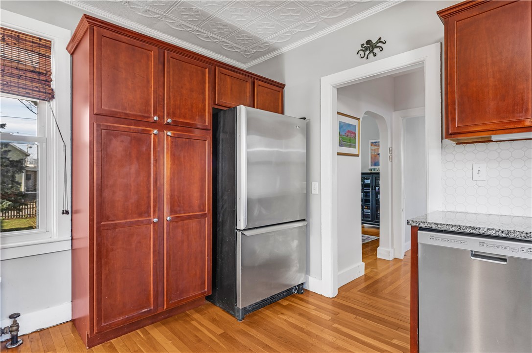 281 Lowden Street Pawtucket, RI 02860 - Photo 9 of 32