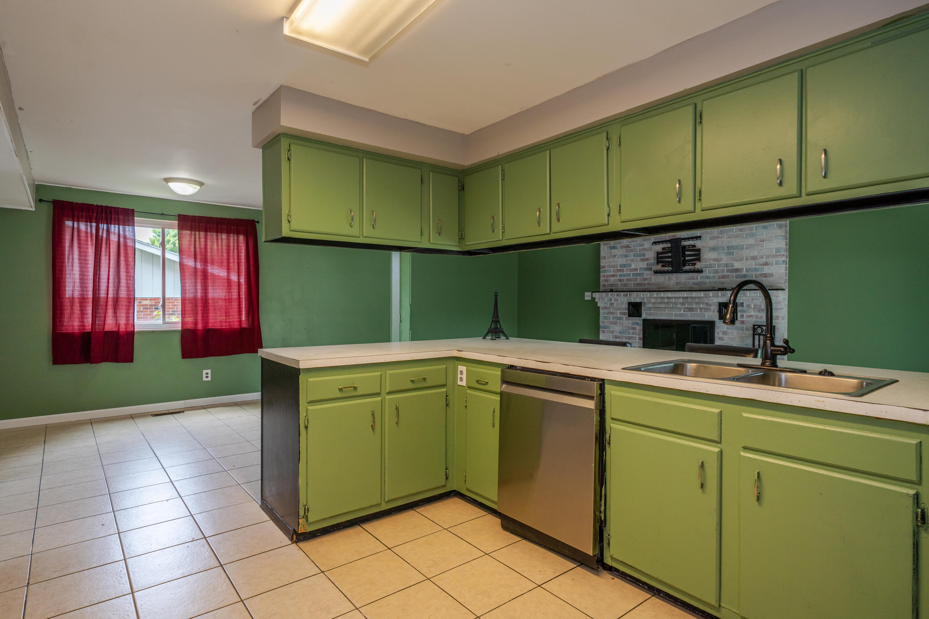 4931 Longford Road Dayton, OH 45424 - Photo 13 of 53