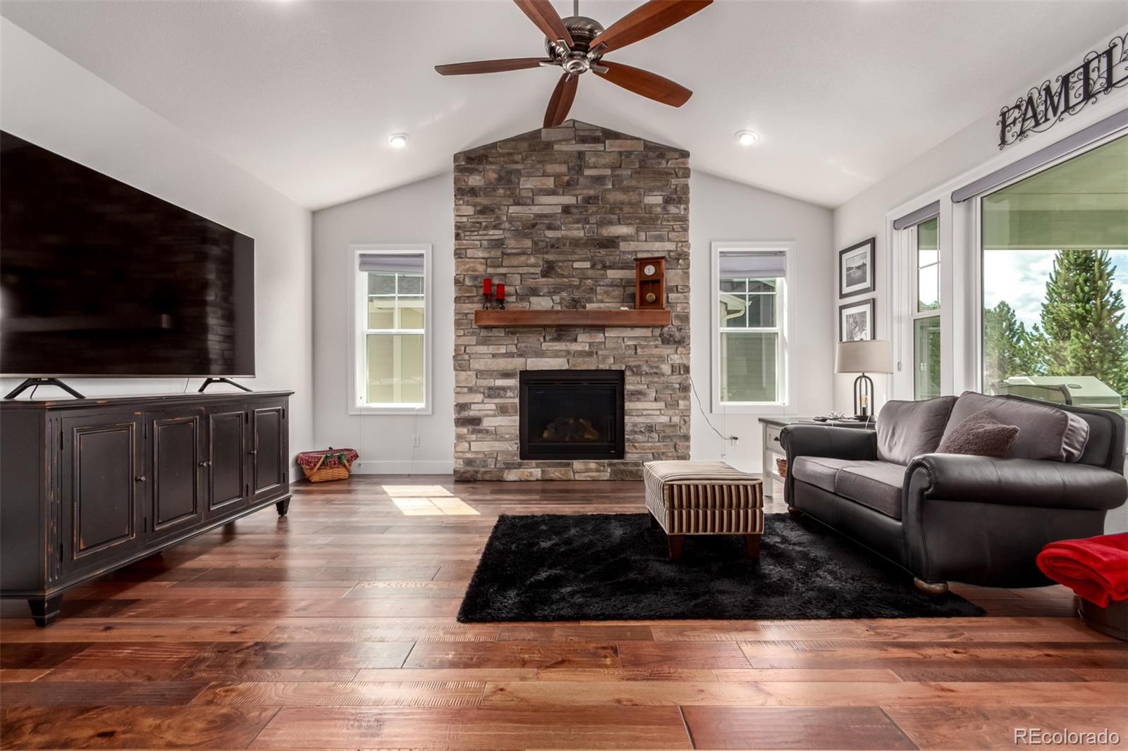 909 Signal Court Timnath, CO 80547 - Photo 8 of 49