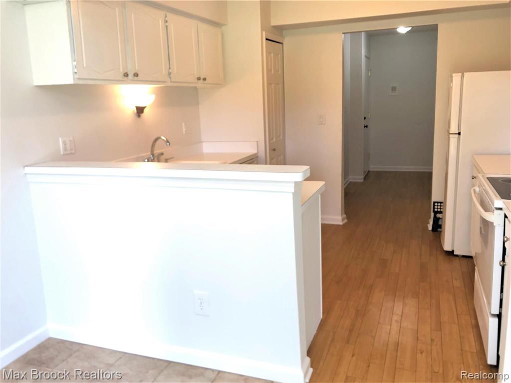 1673 Riverside Drive, Unit 1 Rochester Hills, MI 48309 - Photo 15 of 42