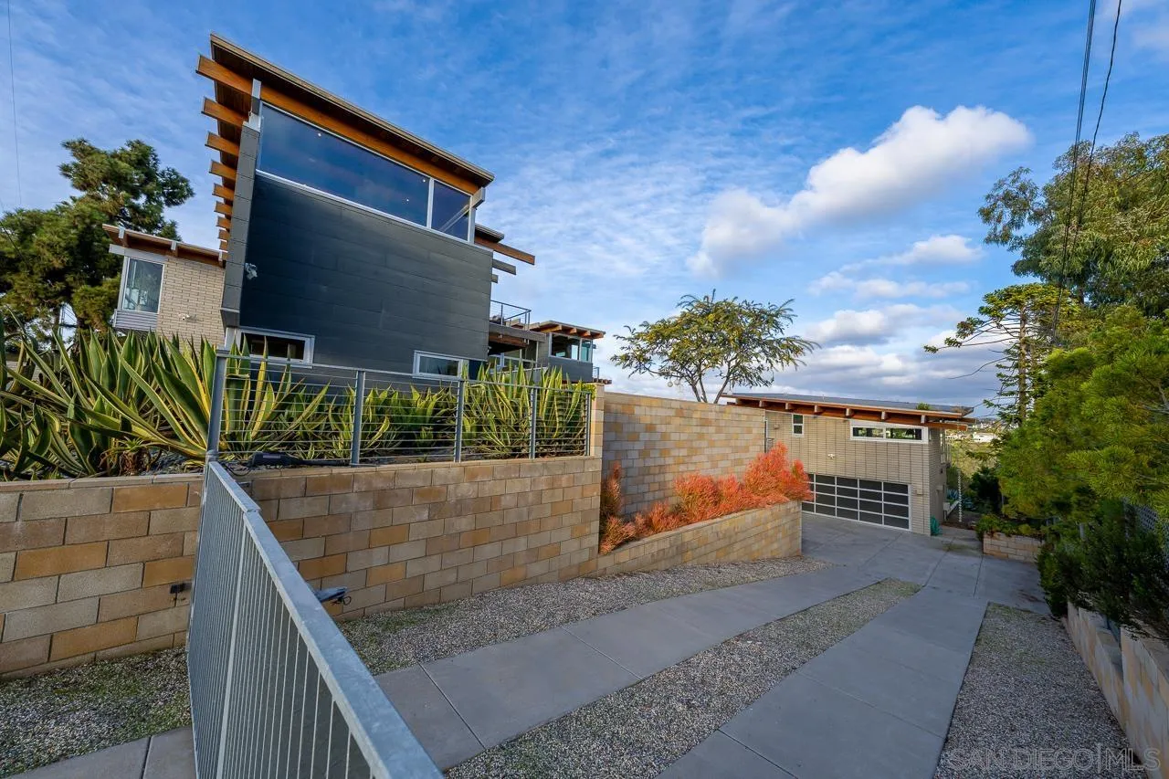 1635 Gascony Road Encinitas, CA 92024 - Photo 33 of 41