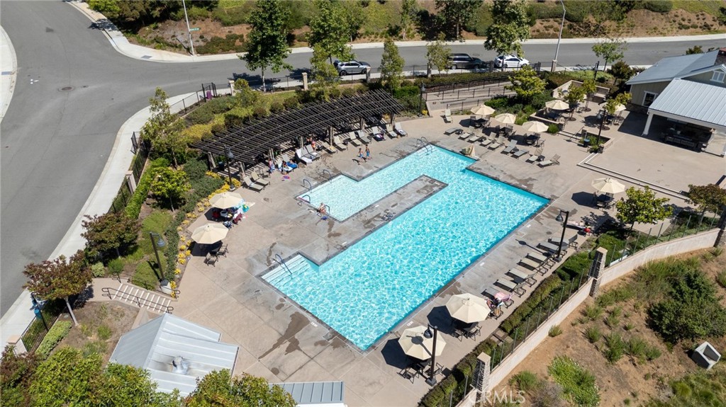 205 Windsor Grey Way Fallbrook, CA 92028 - Photo 35 of 43 Community pool