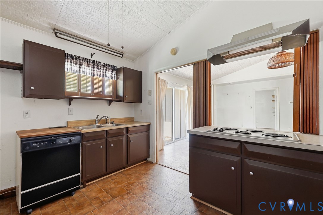 703 Compton Road Colonial Heights, VA 23834 - Photo 7 of 21 Gallery Image 7