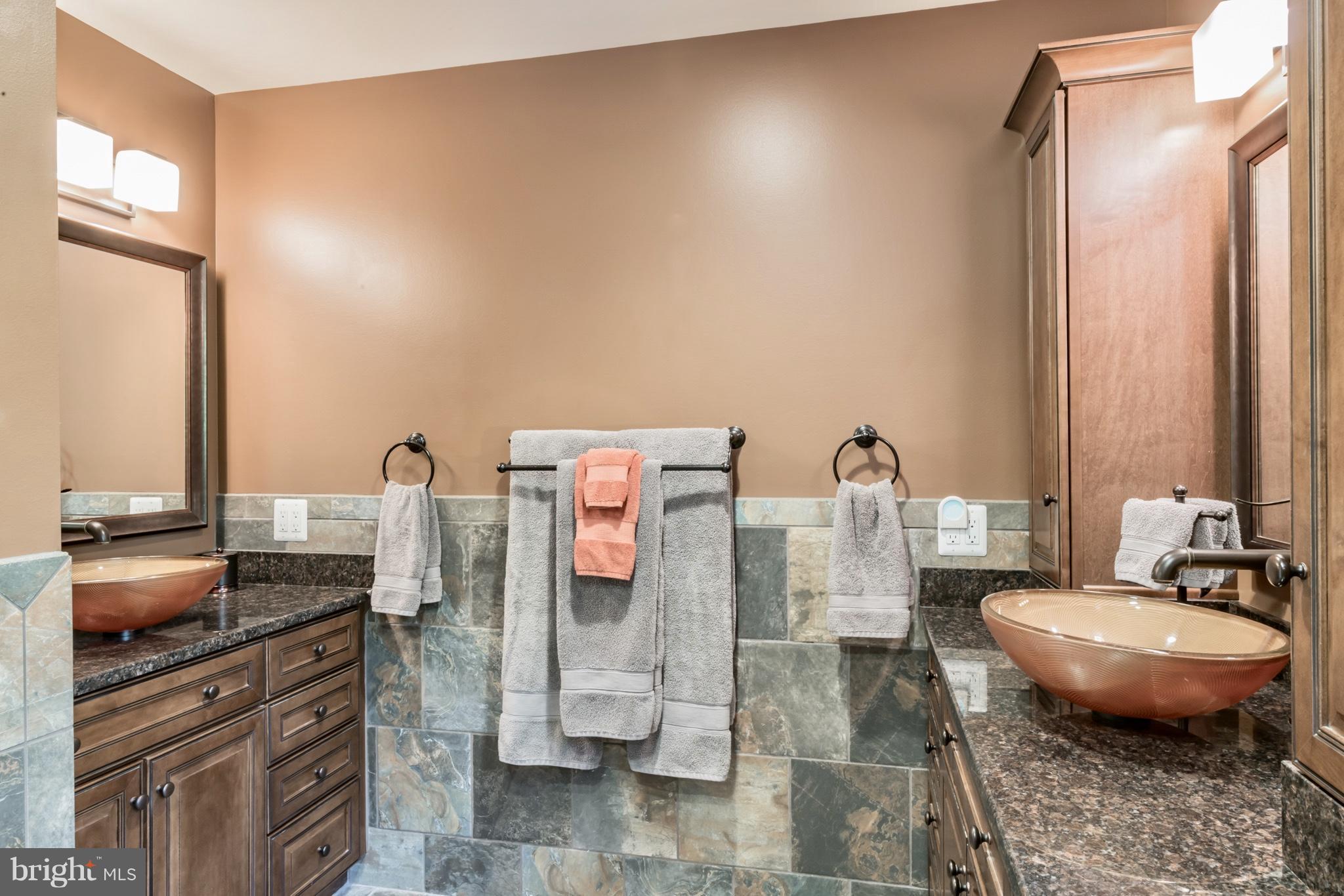 780 Carson Road Huntingtown, MD 20639 - Photo 17 of 30 Separate Vanities
