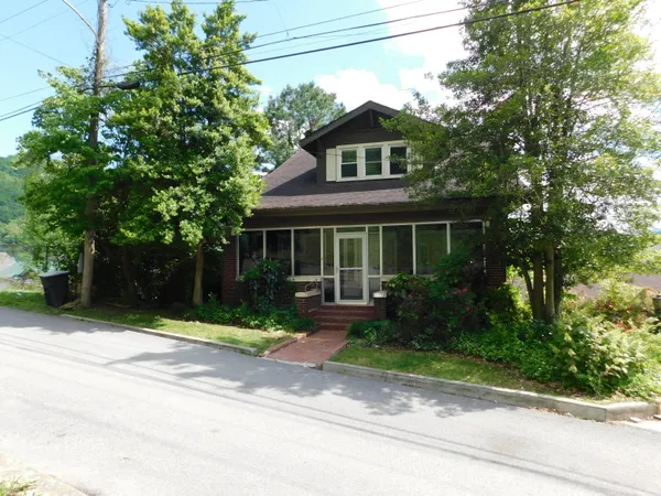 $155,900 | 306 Ivy Street, Harlan, KY 40831