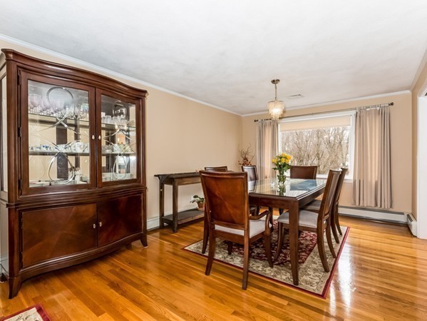 33 Noanett Road Needham, MA 02494 - Photo 4 of 25