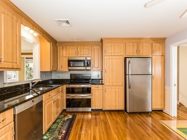33 Noanett Road Needham, MA 02494 - Photo 6 of 25