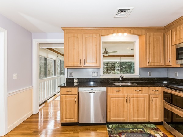 33 Noanett Road Needham, MA 02494 - Photo 8 of 25