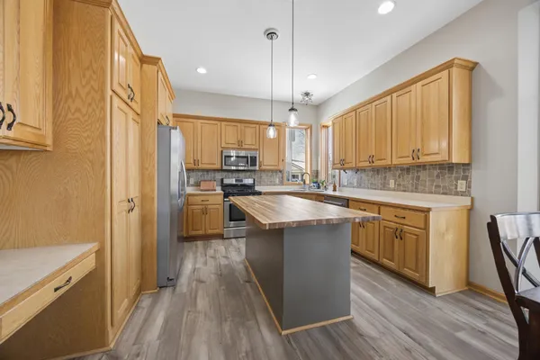 $500,000 | 1261 156th Lane Northwest, Andover, MN 55304