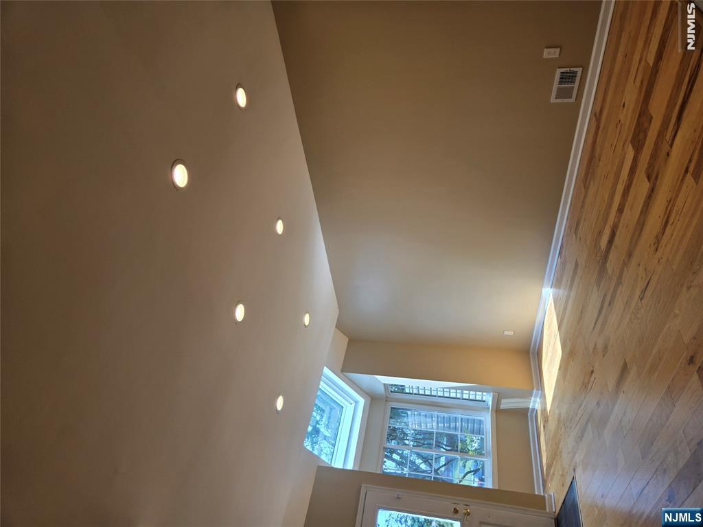 42 Birchwood Road Bedminster, NJ 07921 - Photo 17 of 46