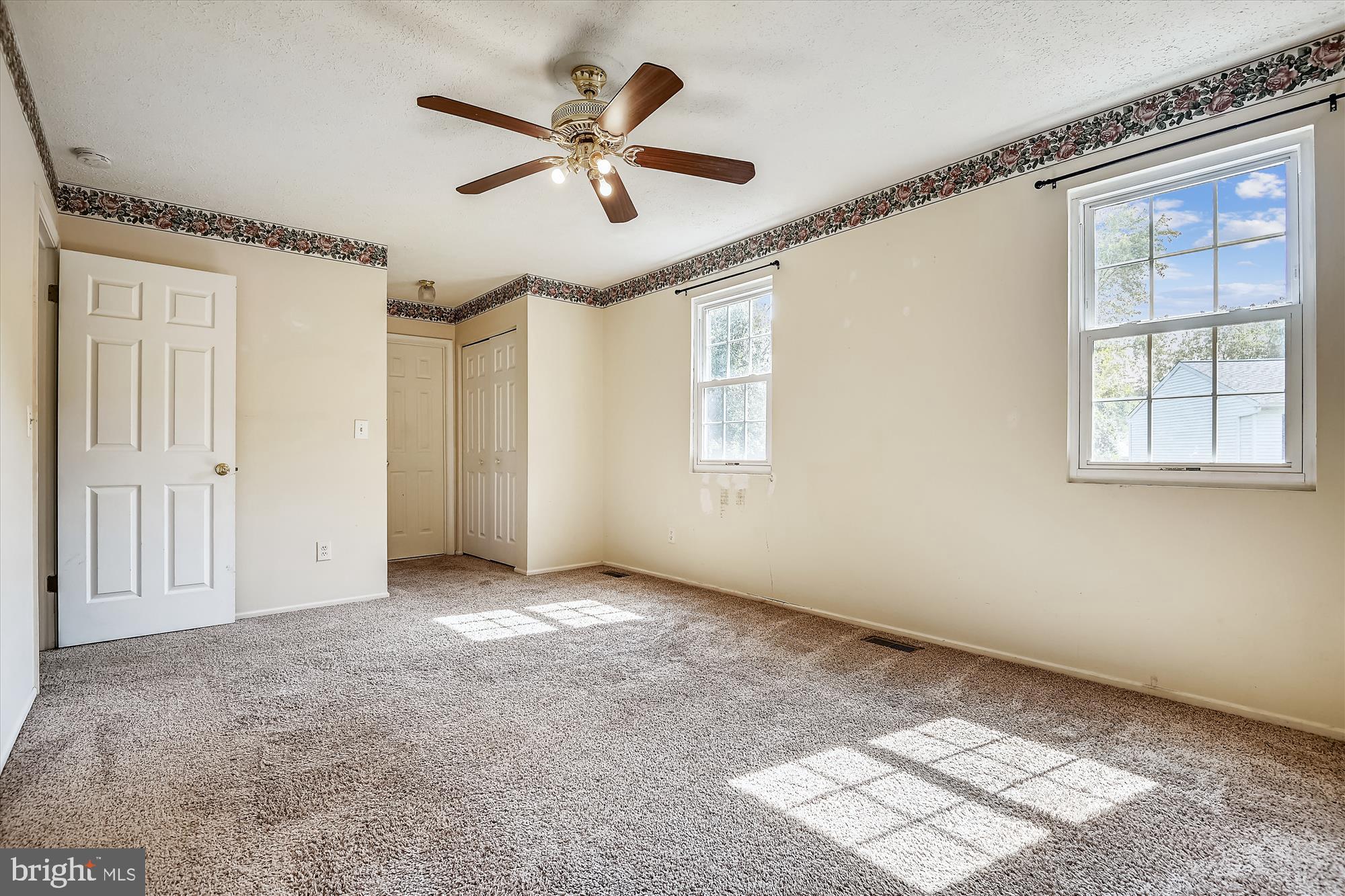 1210 Hunter Road Pasadena, MD 21122 - Photo 20 of 42 Primary Bedroom Suite