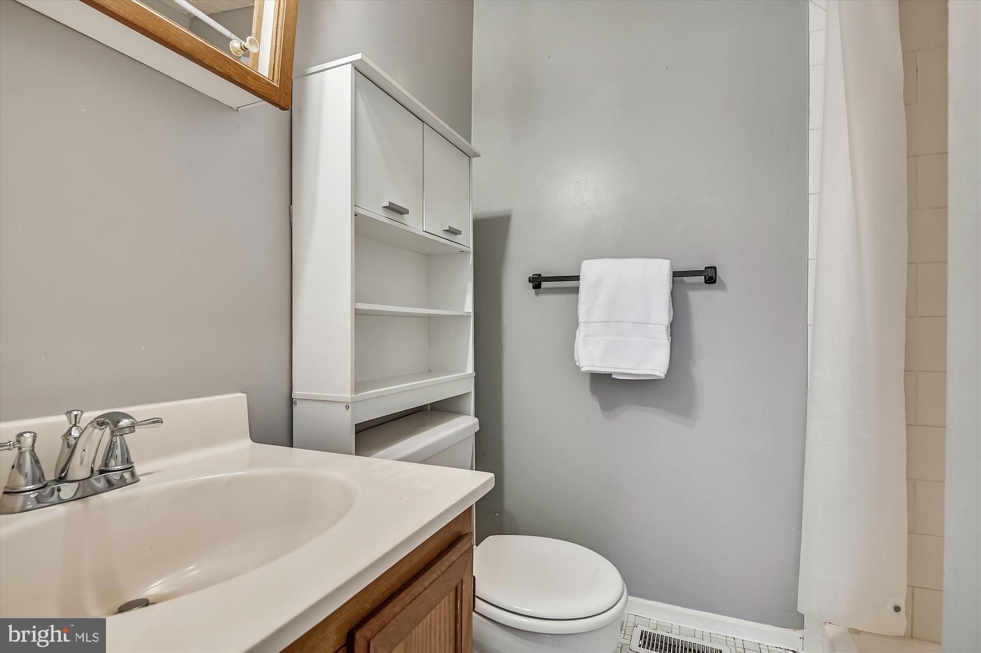 1210 Hunter Road Pasadena, MD 21122 - Photo 22 of 42 Ensuite Bath