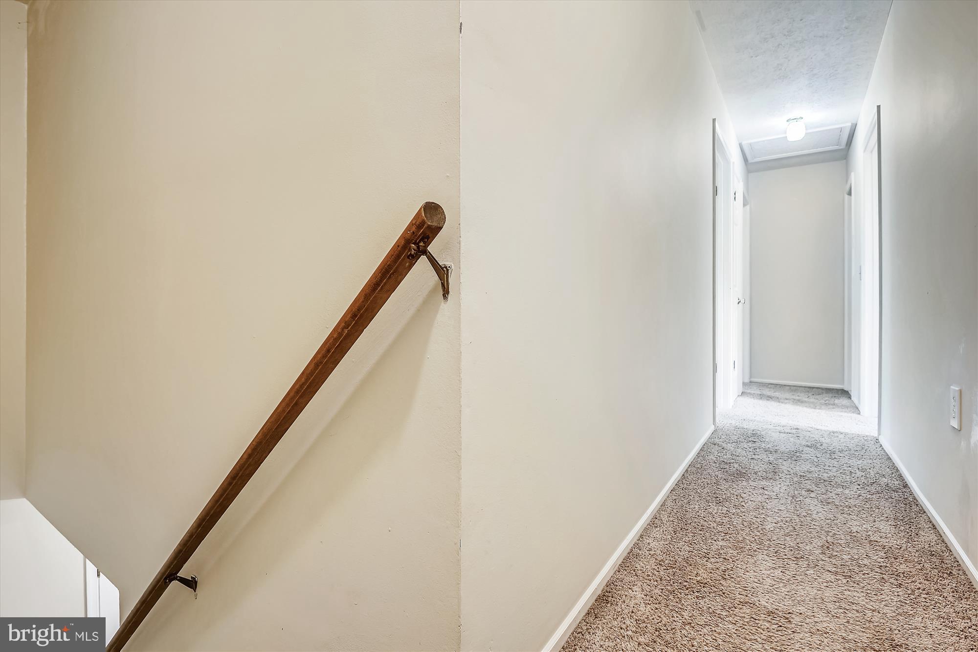 1210 Hunter Road Pasadena, MD 21122 - Photo 31 of 42 Upper level hallway