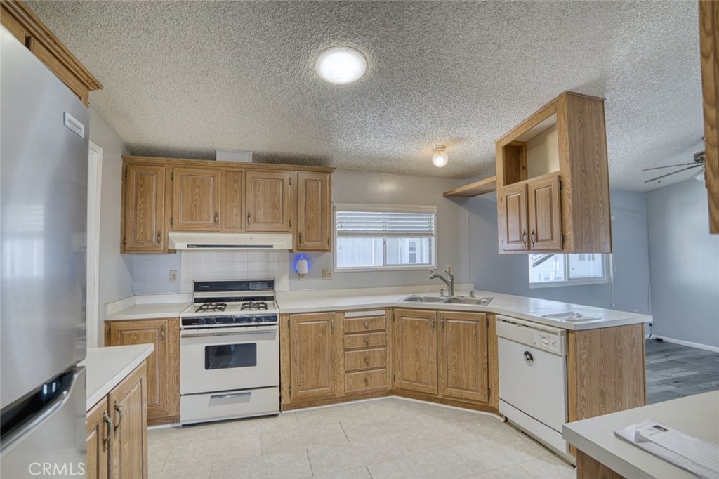 4616 North River Road, Unit 8 Oceanside, CA 92057 - Photo 12 of 40