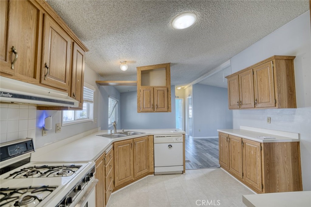 4616 North River Road, Unit 8 Oceanside, CA 92057 - Photo 13 of 40