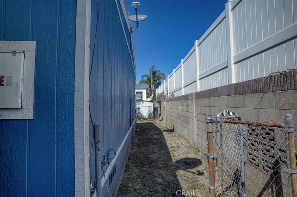 4616 North River Road, Unit 8 Oceanside, CA 92057 - Photo 7 of 40