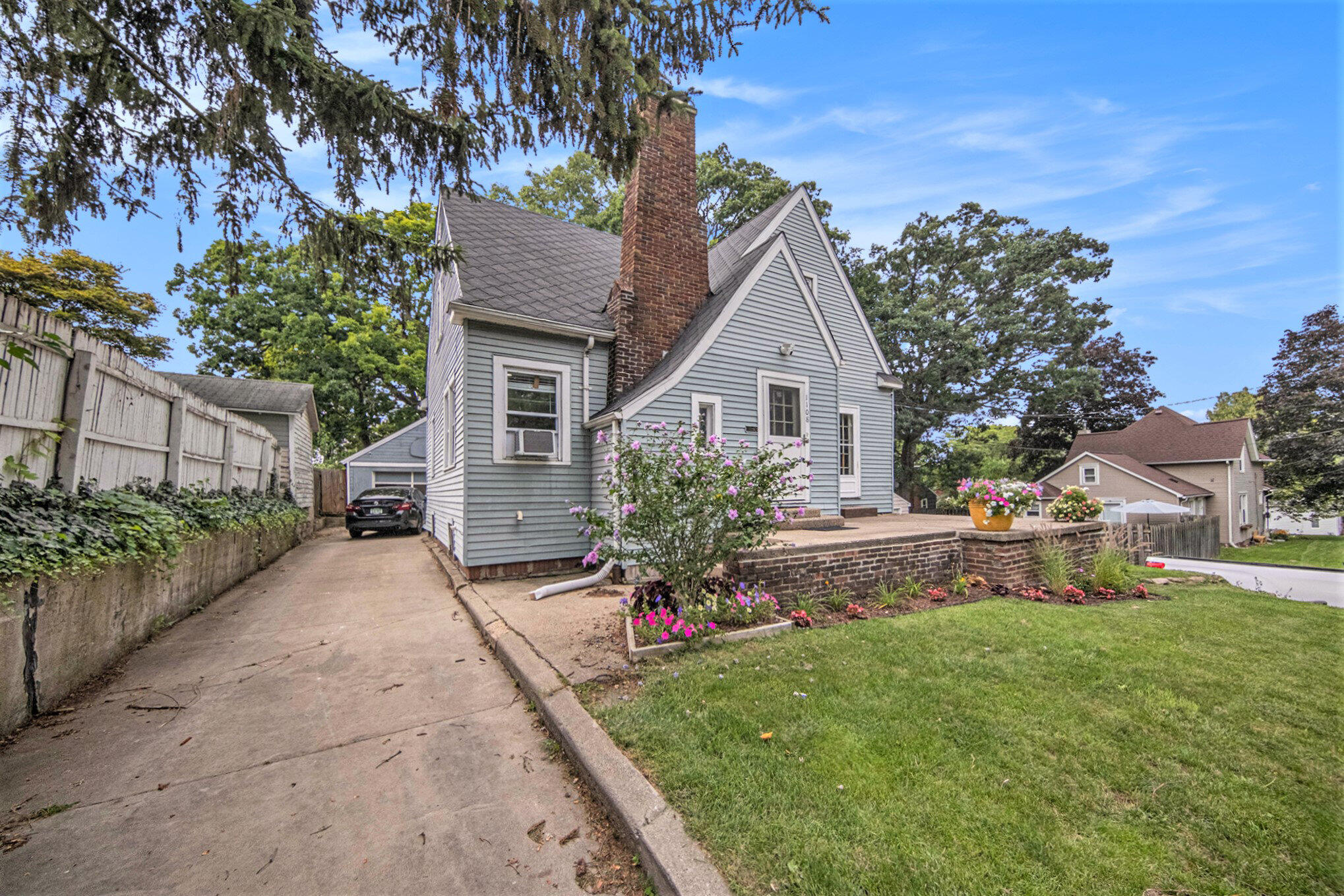 1108 Sixth Street Jackson, MI 49203 - Photo 3 of 18 003_sbp_28