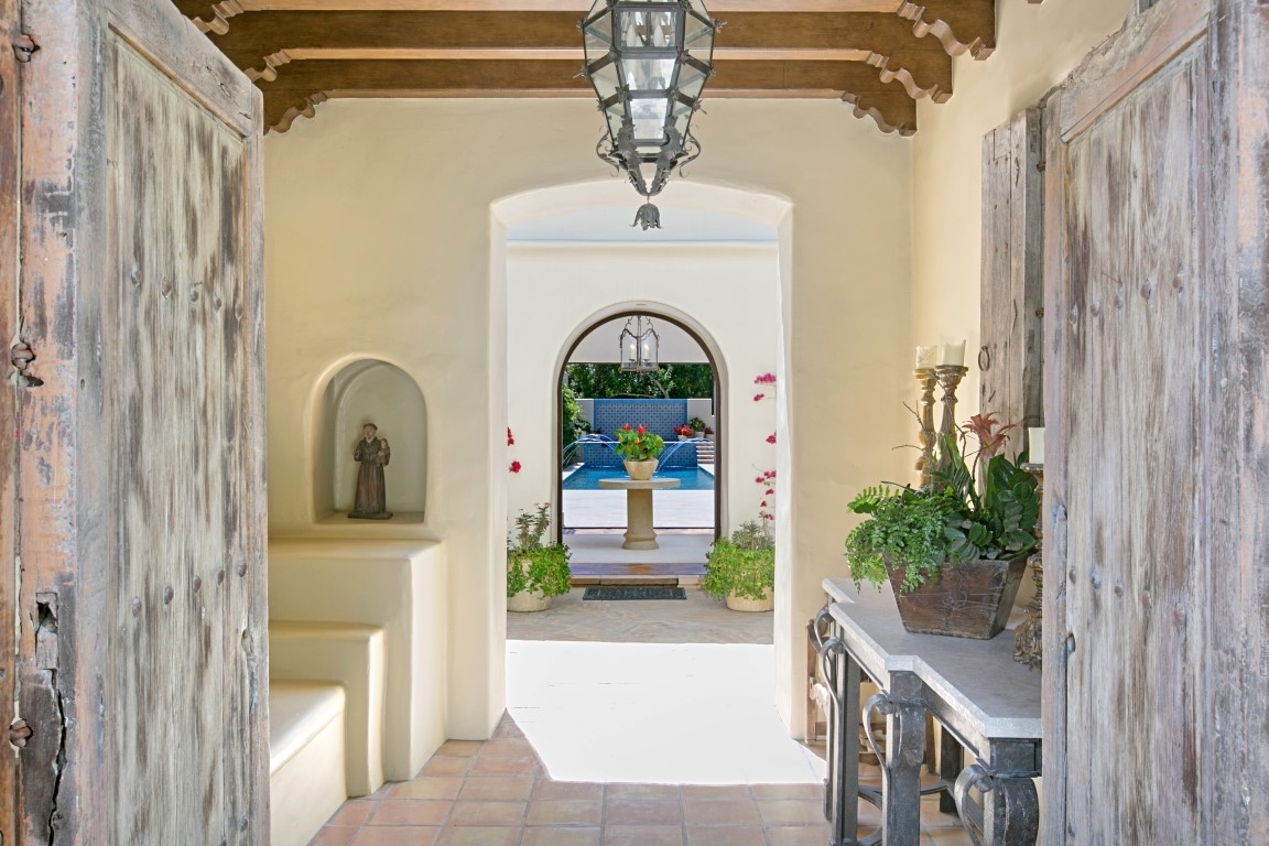 6130 Lago Lindo Rancho Santa Fe, CA 92067 - Photo 2 of 25