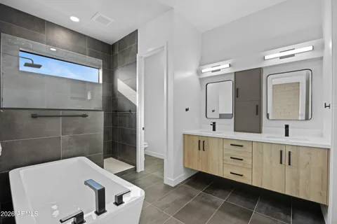 $764,900 | 377 East Windsor Avenue, Unit 13, Phoenix, AZ 85004