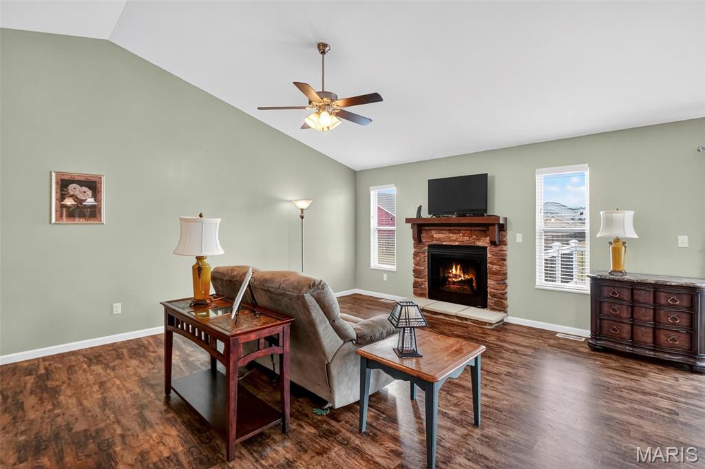 1126 Castle Green Drive Waterloo, IL 62298 - Photo 5 of 36