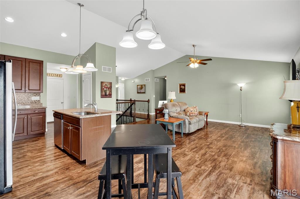 1126 Castle Green Drive Waterloo, IL 62298 - Photo 8 of 36