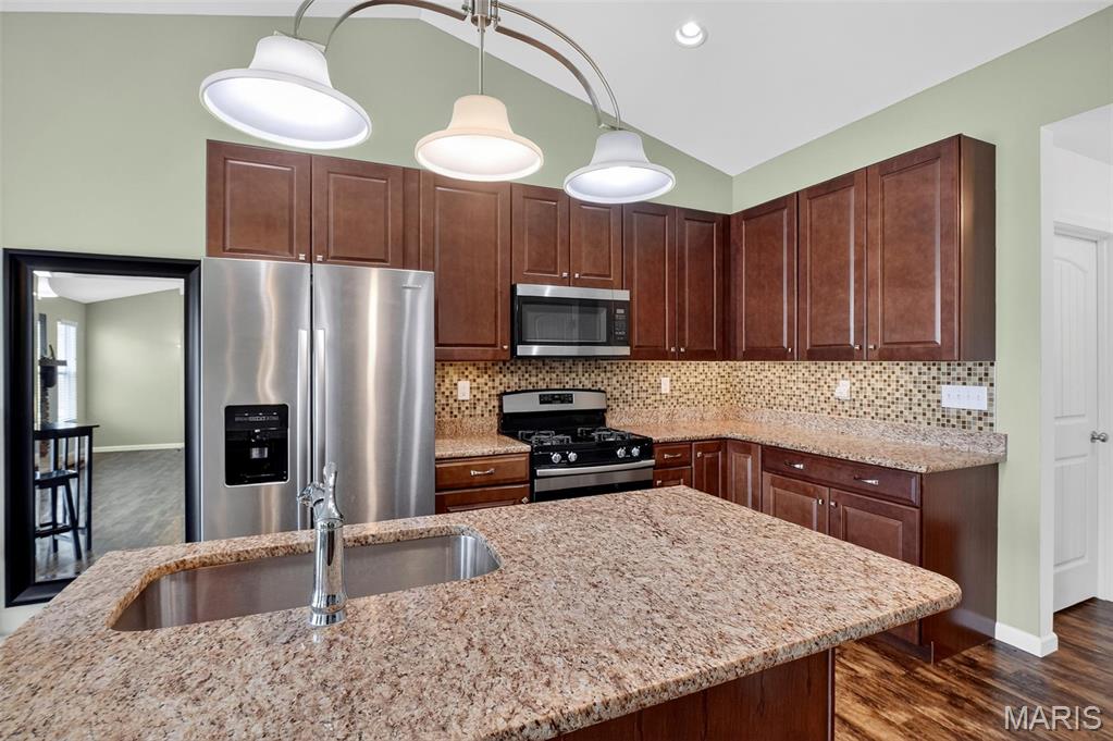 1126 Castle Green Drive Waterloo, IL 62298 - Photo 10 of 36