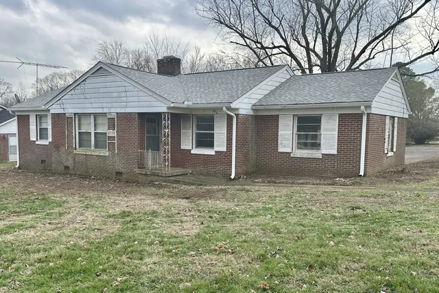 $200,000 | 209 Experiment Station Lane, Columbia, TN 38401
